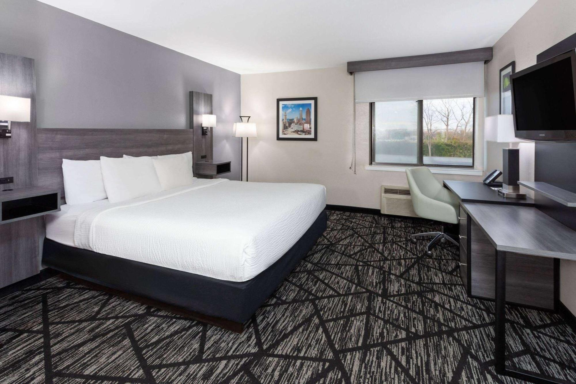 La Quinta Inn By Wyndham Cleveland Independence Bagian luar foto