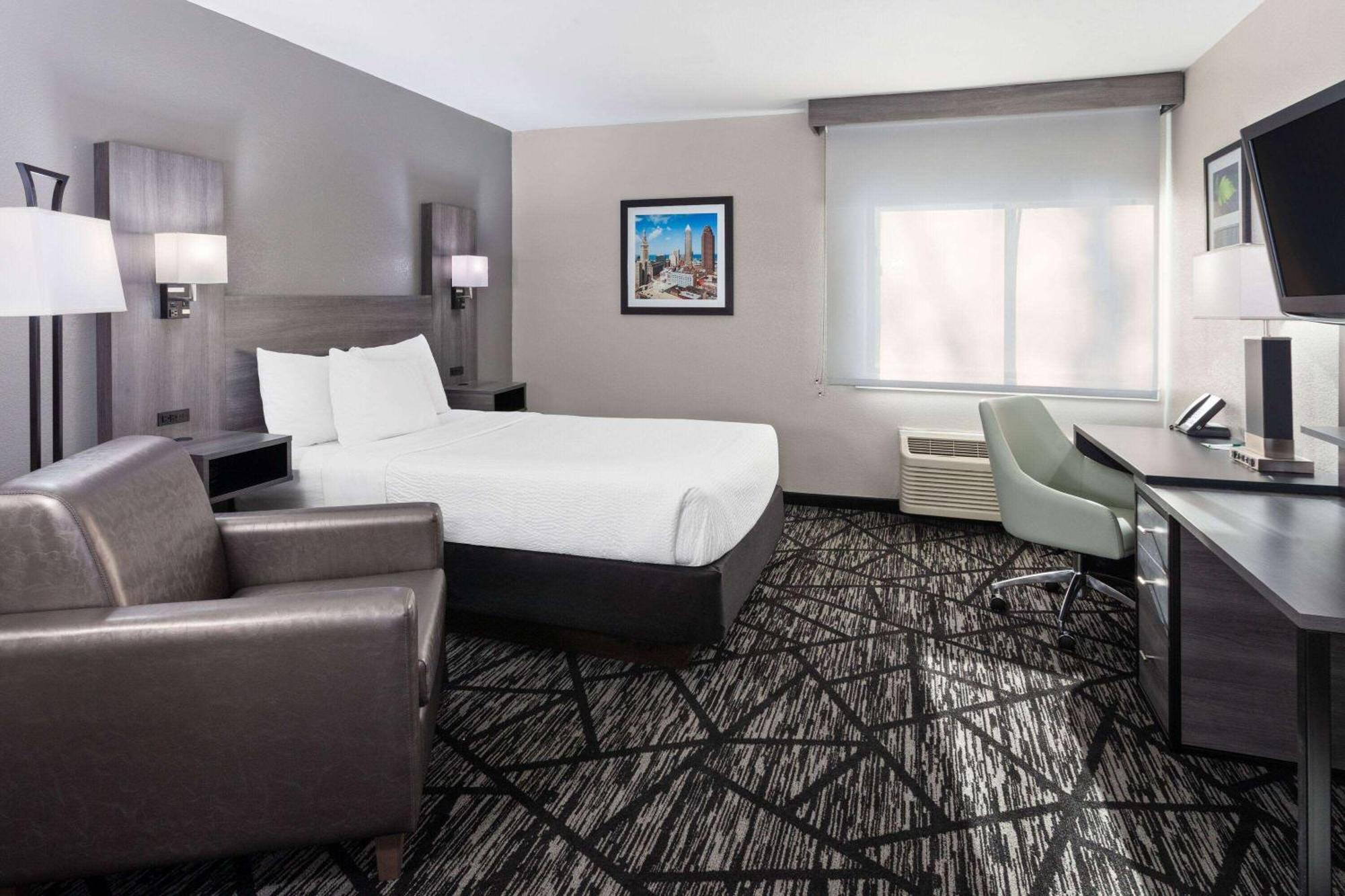 La Quinta Inn By Wyndham Cleveland Independence Bagian luar foto