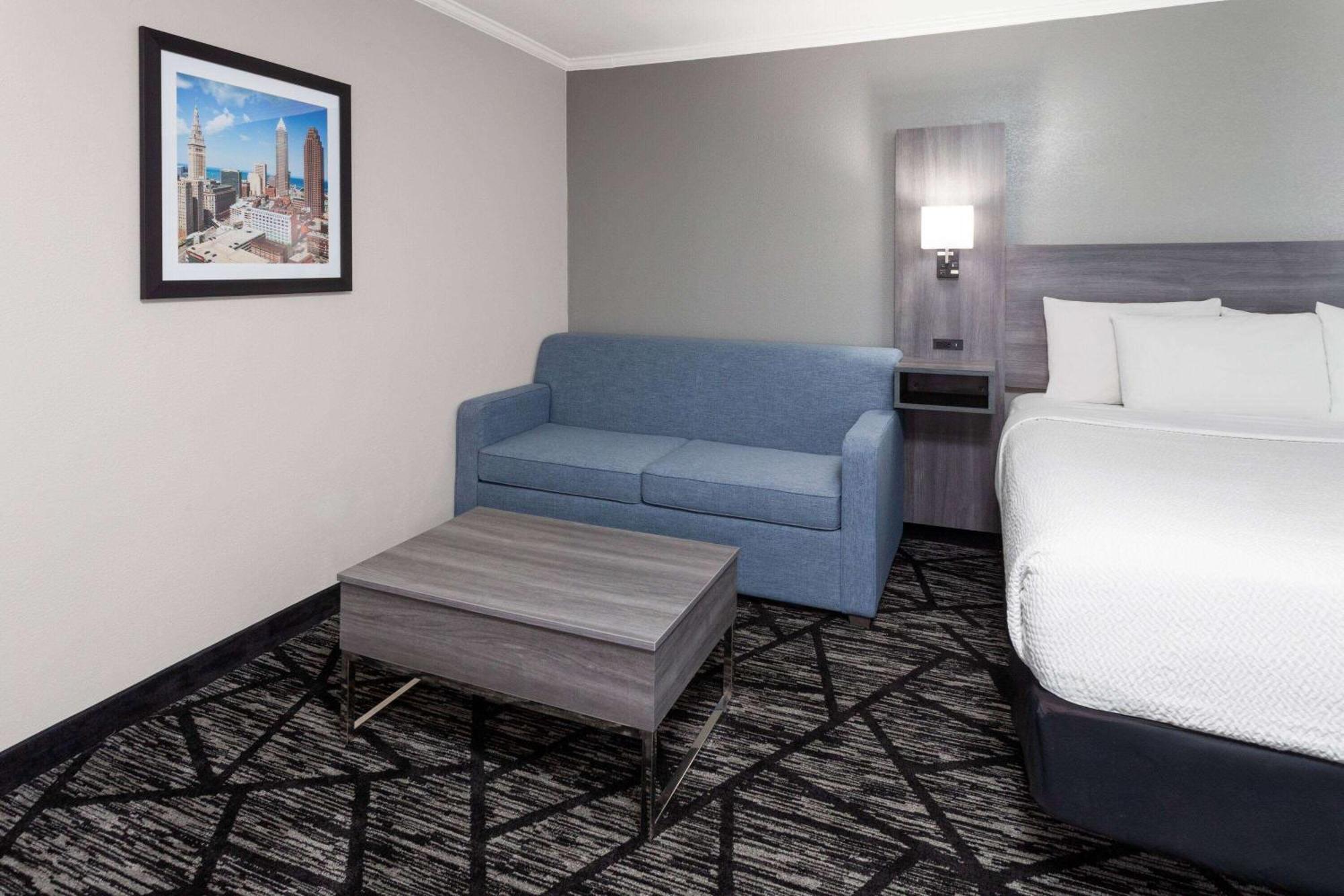 La Quinta Inn By Wyndham Cleveland Independence Bagian luar foto