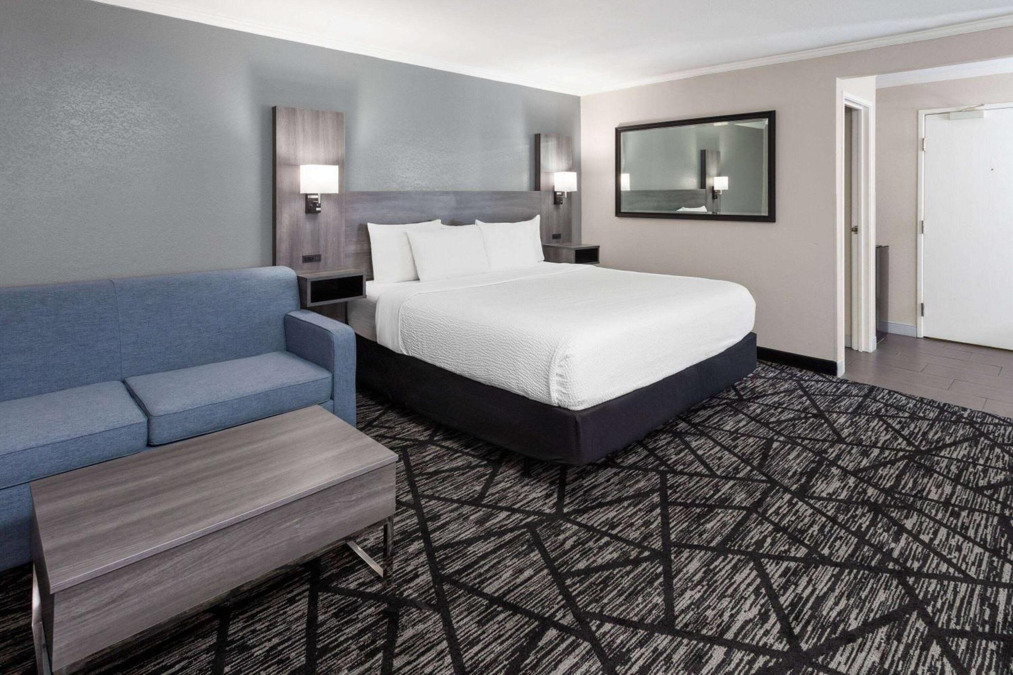 La Quinta Inn By Wyndham Cleveland Independence Bagian luar foto