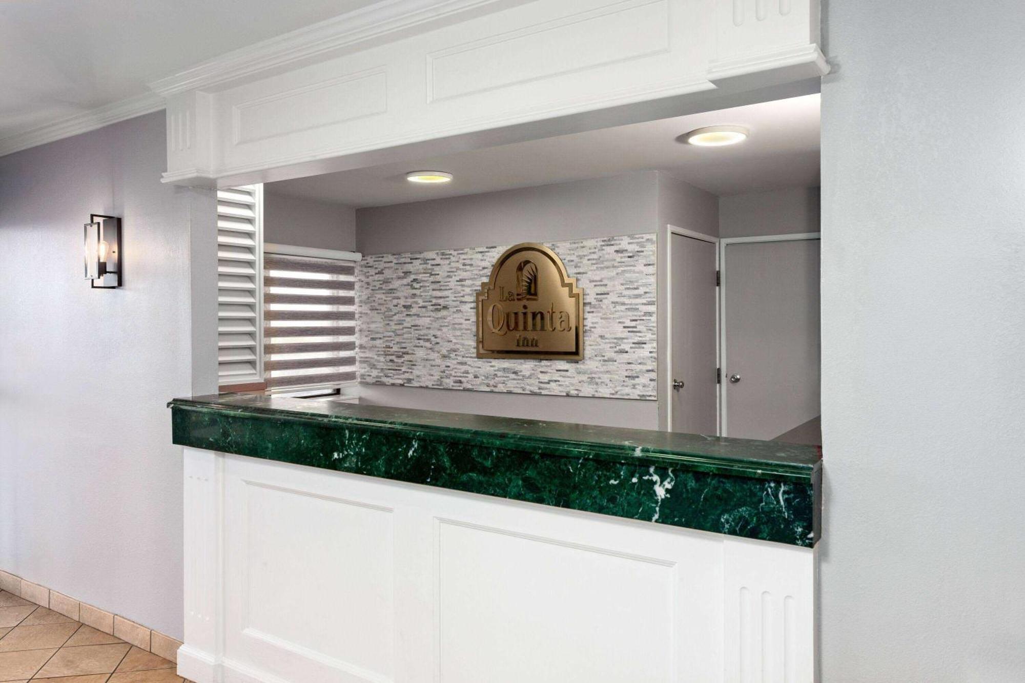 La Quinta Inn By Wyndham Cleveland Independence Bagian luar foto